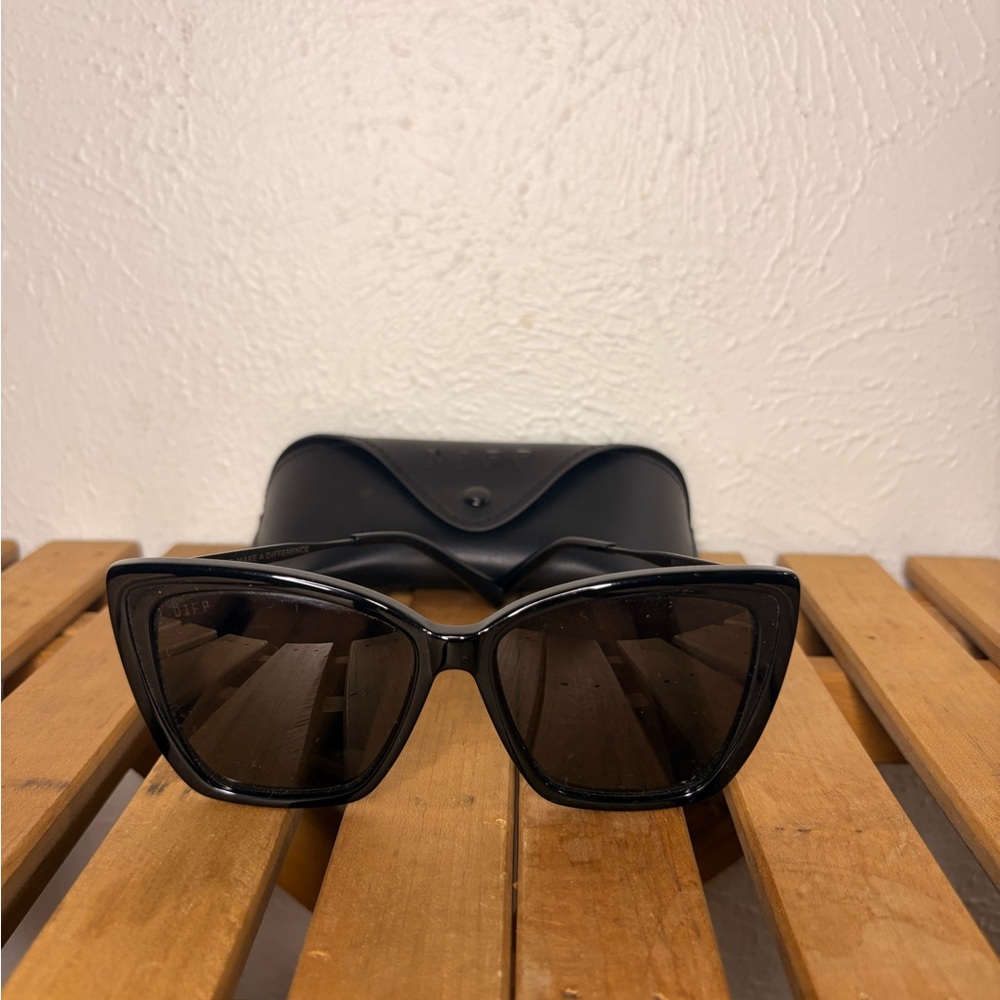 Diff Eyewear Black Cat-Eye Sunglasses for Women